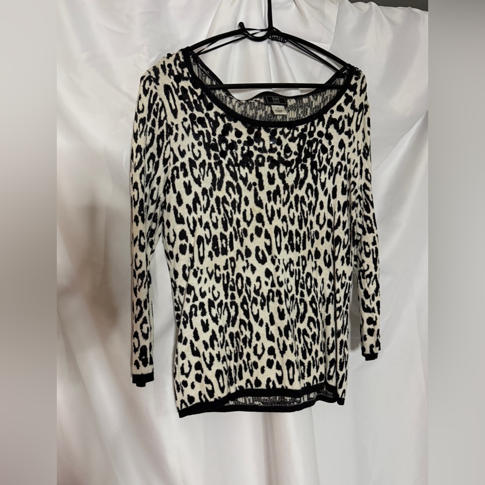 Lark Lane Black and White Animal Print Sweater Rayon Blend Top NWOT